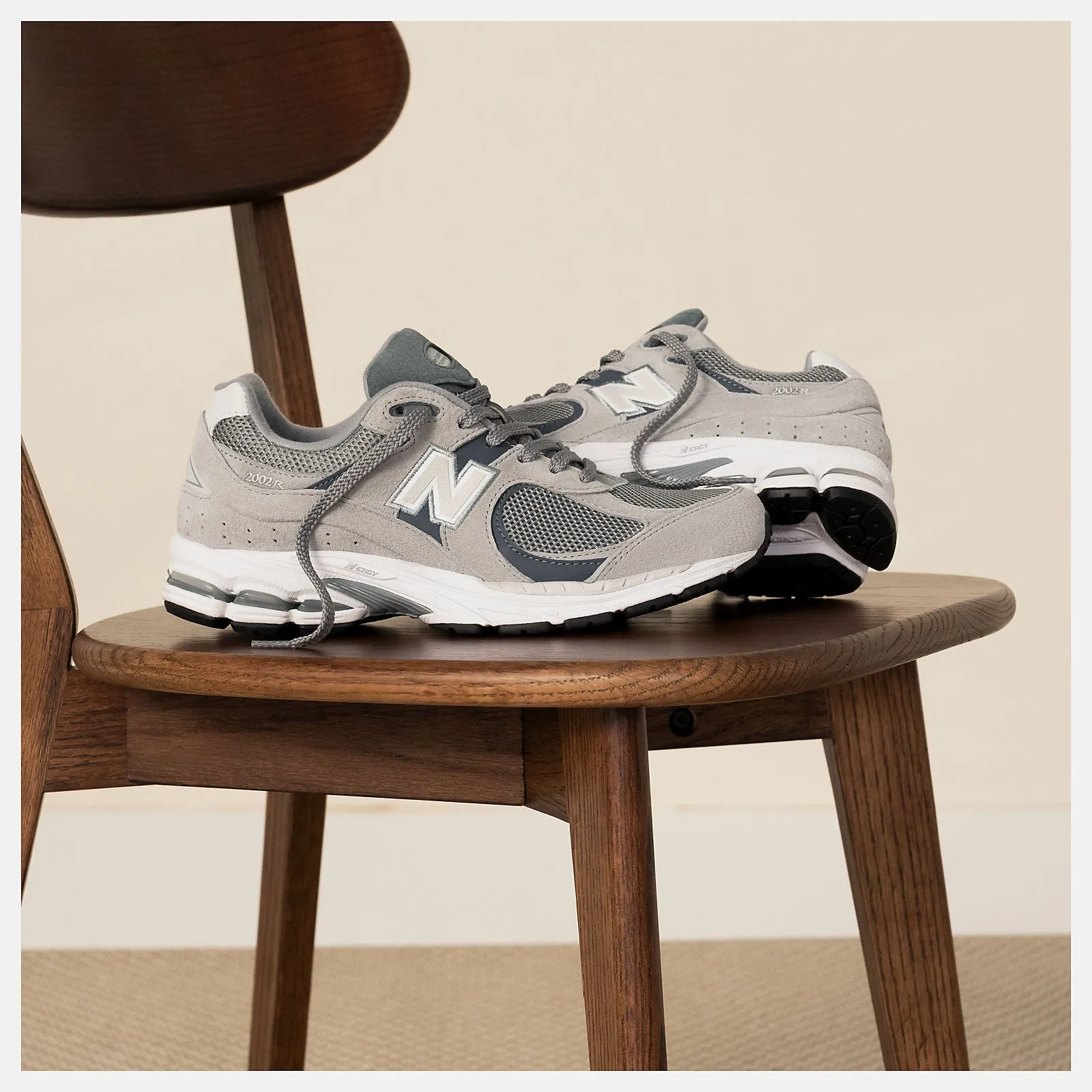 NEW BALANCE 2002R | ZAPATILLAS DE RUNNING RETRO