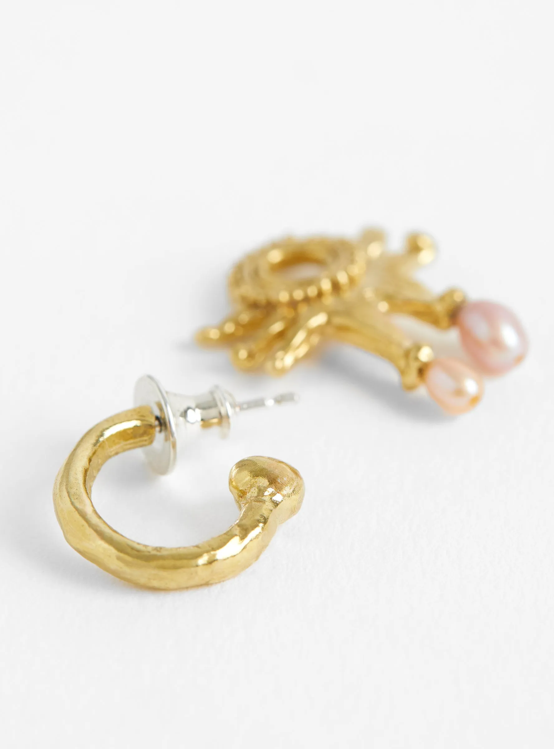 The Pierrot Tomb Charm Hoop Freshwater Pearl