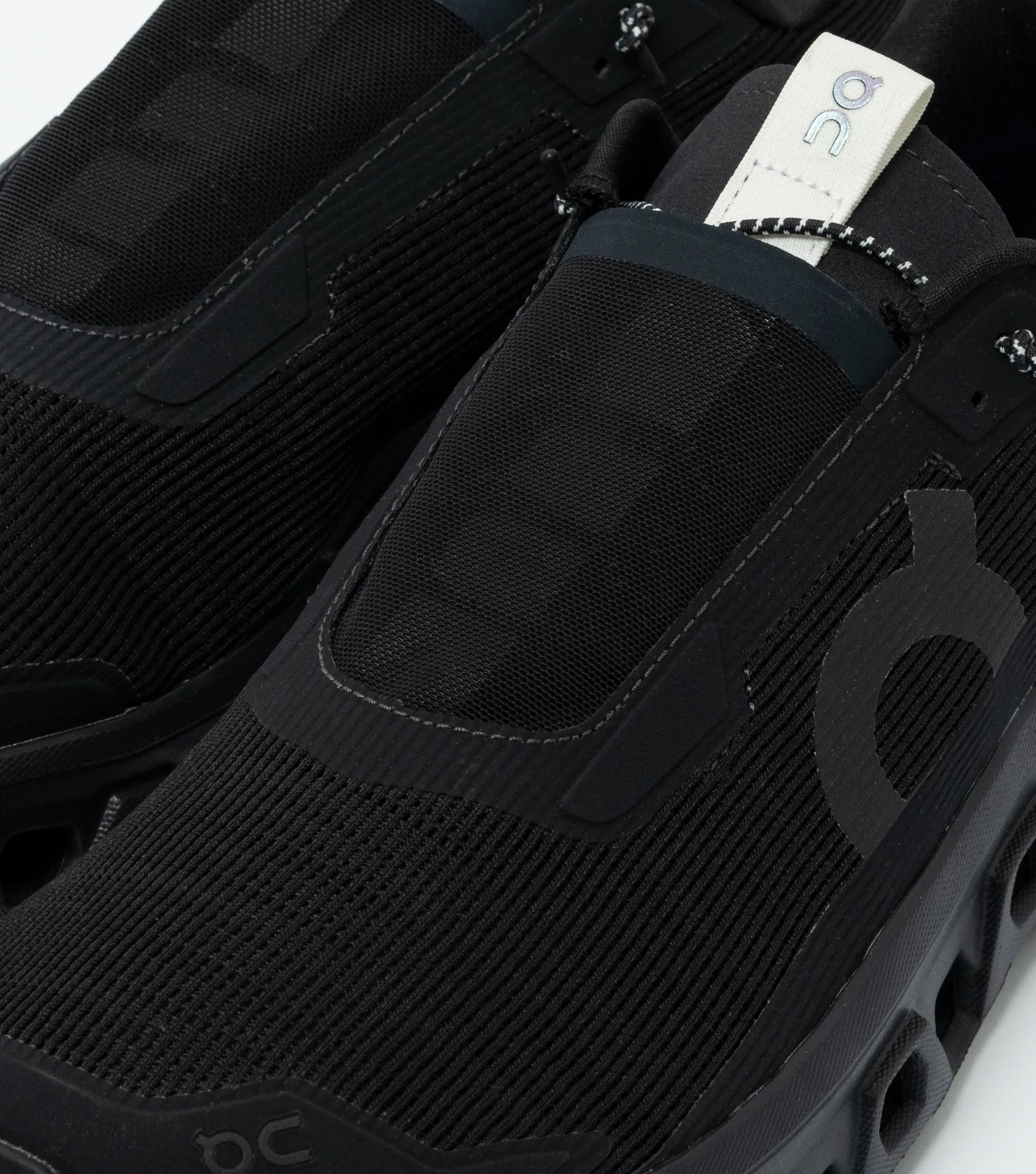 Women's Cloudmonster Sensa (Black/Black)
